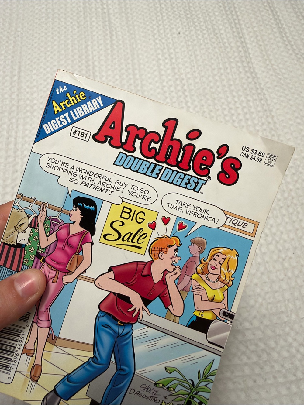 Three Archie Comic Books - Picture 4 of 6